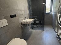 Pronájem moderního 1+kk 44,40 m2 s předzahrádkou 20 m2 v novostavbě bytového domu v Hořovicích - Fotka 8