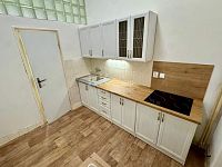 Pronájem  bytu 1+1, 32 m², po částečné rekonstrukci, 2. patro, ul. Anglická – Mariánské Lázně - Fotka 3