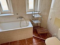 Pronájem  bytu 1+1, 32 m², po částečné rekonstrukci, 2. patro, ul. Anglická – Mariánské Lázně - Fotka 5