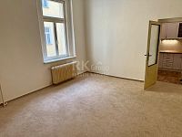 Pronájem  bytu 1+1, 32 m², po částečné rekonstrukci, 2. patro, ul. Anglická – Mariánské Lázně - Fotka 7
