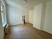 Pronájem  bytu 1+1, 32 m², po částečné rekonstrukci, 2. patro, ul. Anglická – Mariánské Lázně - Fotka 8