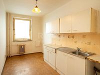 Prodej světlého bytu 2+kk, 29 m2, OV v žádané části Prahy 9 - Hloubětín.