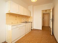 Prodej světlého bytu 2+kk, 29 m2, OV v žádané části Prahy 9 - Hloubětín. - Fotka 19