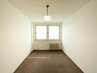 Prodej světlého bytu 2+kk, 29 m2, OV v žádané části Prahy 9 - Hloubětín. - Fotka 20