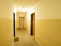 Prodej světlého bytu 2+kk, 29 m2, OV v žádané části Prahy 9 - Hloubětín. - Fotka 3