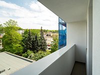 Prodej světlého bytu 2+kk, 29 m2, OV v žádané části Prahy 9 - Hloubětín. - Fotka 6