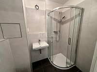 Pronájem nového bytu 1+kk 27.1m2 se zahradou 20.3m2, Český Brod – Pod Malechovem - Fotka 19