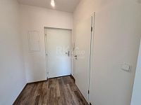 Pronájem nového bytu 1+kk 27.1m2 se zahradou 20.3m2, Český Brod – Pod Malechovem - Fotka 8