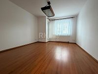 Pronájem bytu 3+kk, 61 m2 s komorou a venkovním parkovacím stáním, Rudná, Hořelické nám.1174/4 - Fotka 5
