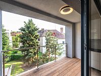 Pronájem atyp. mezonetového bytu 2+kk s ateliérem, 118,5 m2, v RD, Praha 4 - Podolí, ul.Dvorecká - Fotka 10