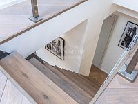 Pronájem atyp. mezonetového bytu 2+kk s ateliérem, 118,5 m2, v RD, Praha 4 - Podolí, ul.Dvorecká - Fotka 16
