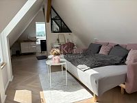 Pronájem atyp. mezonetového bytu 2+kk s ateliérem, 118,5 m2, v RD, Praha 4 - Podolí, ul.Dvorecká - Fotka 24