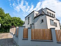 Pronájem atyp. mezonetového bytu 2+kk s ateliérem, 118,5 m2, v RD, Praha 4 - Podolí, ul.Dvorecká - Fotka 3