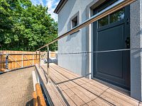 Pronájem atyp. mezonetového bytu 2+kk s ateliérem, 118,5 m2, v RD, Praha 4 - Podolí, ul.Dvorecká - Fotka 5
