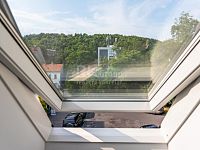 Pronájem atyp. mezonetového bytu 2+kk s ateliérem, 118,5 m2, v RD, Praha 4 - Podolí, ul.Dvorecká - Fotka 7