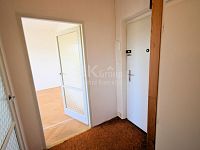1+1, 35 m2 se sklepem, ve 3.p. panelového domu bez výtahu, ul. Nad Vodovodem, Praha 10 - Strašnice - Fotka 16