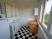 1+1, 35 m2 se sklepem, ve 3.p. panelového domu bez výtahu, ul. Nad Vodovodem, Praha 10 - Strašnice