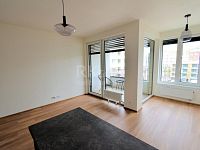 Pronájem bytu 1+kk, 32,3 m2 s lodžií, 3,8 m2, Praha 7 - Holešovice, ul. Jankovcova - Fotka 10