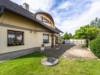 Prodej rodinného domu 5+1 s krásnou zahradou, bazénem a garáží, Velká Dobrá - Fotka 6