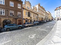 Byt s duší v srdci Malé Strany – 1+1, 45,8 m², Nerudova ulice, Praha 1 - Fotka 3