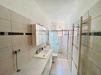 Pronájem kompletně vybaveného bytu 2+1 po rekonstrukci, 70m2, 1.NP, Luční ulice - Mariánské Lázně - Fotka 10