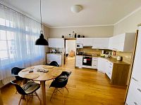 Pronájem kompletně vybaveného bytu 2+1 po rekonstrukci, 70m2, 1.NP, Luční ulice - Mariánské Lázně - Fotka 2
