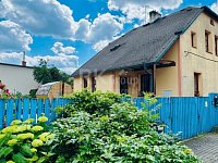 Prodej rodinného domu, 5+kk, sklep, pozemek 848 m2, – Velká Hleďsebe, ul. Husova - Fotka 2