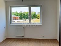 Pronájem krásného bytu 3+kk se zahradou ve Slaném - Fotka 4