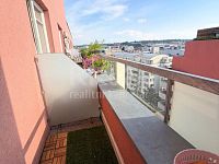 Pronájem bytu 2+kk, 51 m2 s balkonem a GS, Praha 9- Vysočany, ul. Pešlova