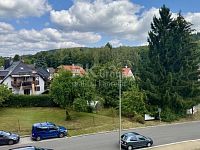 Prodej světlého, zrekonstruovaného bytu 3+1 s lodžií a komorou – Mariánské Lázně, ul. Hroznatova - Fotka 15