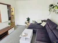 Prodej světlého, zrekonstruovaného bytu 3+1 s lodžií a komorou – Mariánské Lázně, ul. Hroznatova