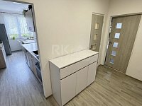 Prodej světlého, zrekonstruovaného bytu 3+1 s lodžií a komorou – Mariánské Lázně, ul. Hroznatova - Fotka 8