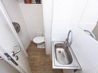 Pronájem atraktivního obchodního prostoru s výlohami u pražské náplavky, Rašínovo nábřeží - Praha 2. - Fotka 13