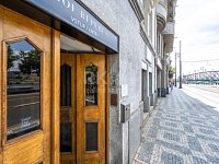 Pronájem atraktivního obchodního prostoru s výlohami u pražské náplavky, Rašínovo nábřeží - Praha 2. - Fotka 20