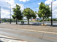 Pronájem atraktivního obchodního prostoru s výlohami u pražské náplavky, Rašínovo nábřeží - Praha 2. - Fotka 21