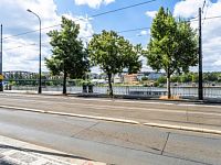 Pronájem atraktivního obchodního prostoru s výlohami u pražské náplavky, Rašínovo nábřeží - Praha 2. - Fotka 21
