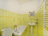 Pronájem světlého bytu 1+1, 30m2, sklep, ul. Vrchlického, Karlovy Vary – Horní Drahovice - Fotka 10