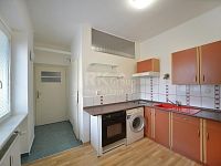 Pronájem světlého bytu 1+1, 30m2, sklep, ul. Vrchlického, Karlovy Vary – Horní Drahovice - Fotka 5