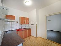 Pronájem světlého bytu 1+1, 30m2, sklep, ul. Vrchlického, Karlovy Vary – Horní Drahovice - Fotka 7