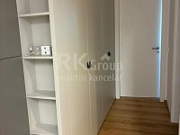 Pronájem nového bytu 2+kk s terasou, sklepem a GS, Praha 8- Karlín, ul.Sokolova - Fotka 8