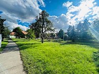 Pronájem světlého bytu 1+1, 30 m2 s pěkným výhledem 300 m od metra Hloubětín. - Fotka 13