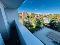 Pronájem světlého bytu 1+1, 30 m2 s pěkným výhledem 300 m od metra Hloubětín. - Fotka 20