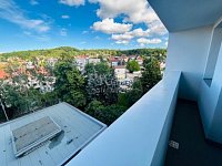 Pronájem světlého bytu 1+1, 30 m2 s pěkným výhledem 300 m od metra Hloubětín. - Fotka 22