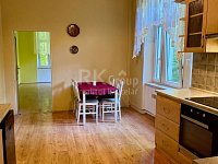 Prodej bytu 2+1, 68,6 m²,parkovací stání, 3. NP, ul. Ruská – Mariánské Lázně - Fotka 4