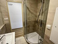 Dlouhodobý pronájem bytu 2+kk po kompletní rekonstrukci v Liberci - 442667835_741973168011187_7911000054537458316_n.jpg