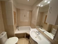 Pronájem bytu 2+kk v ulici Lužická - IMG_9836.jpg