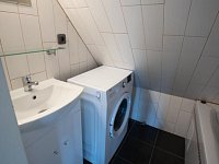 Pronájem zařízeného  podkrovního 1+kk v ulici Křížkovského v Liberci - NRL_2452.jpg