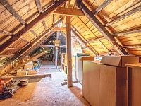 Prodej poloroubené chalupy v Benešově u Semil - 34.jpg