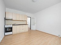 Pronájem bytu 1+kk ve Velkých Hamrech - lll.jpg