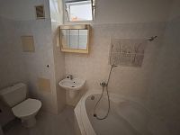 Prodej  bytu 2+1 v cihlovém domě nedaleko centra v Turnově - IMG_2062.JPG